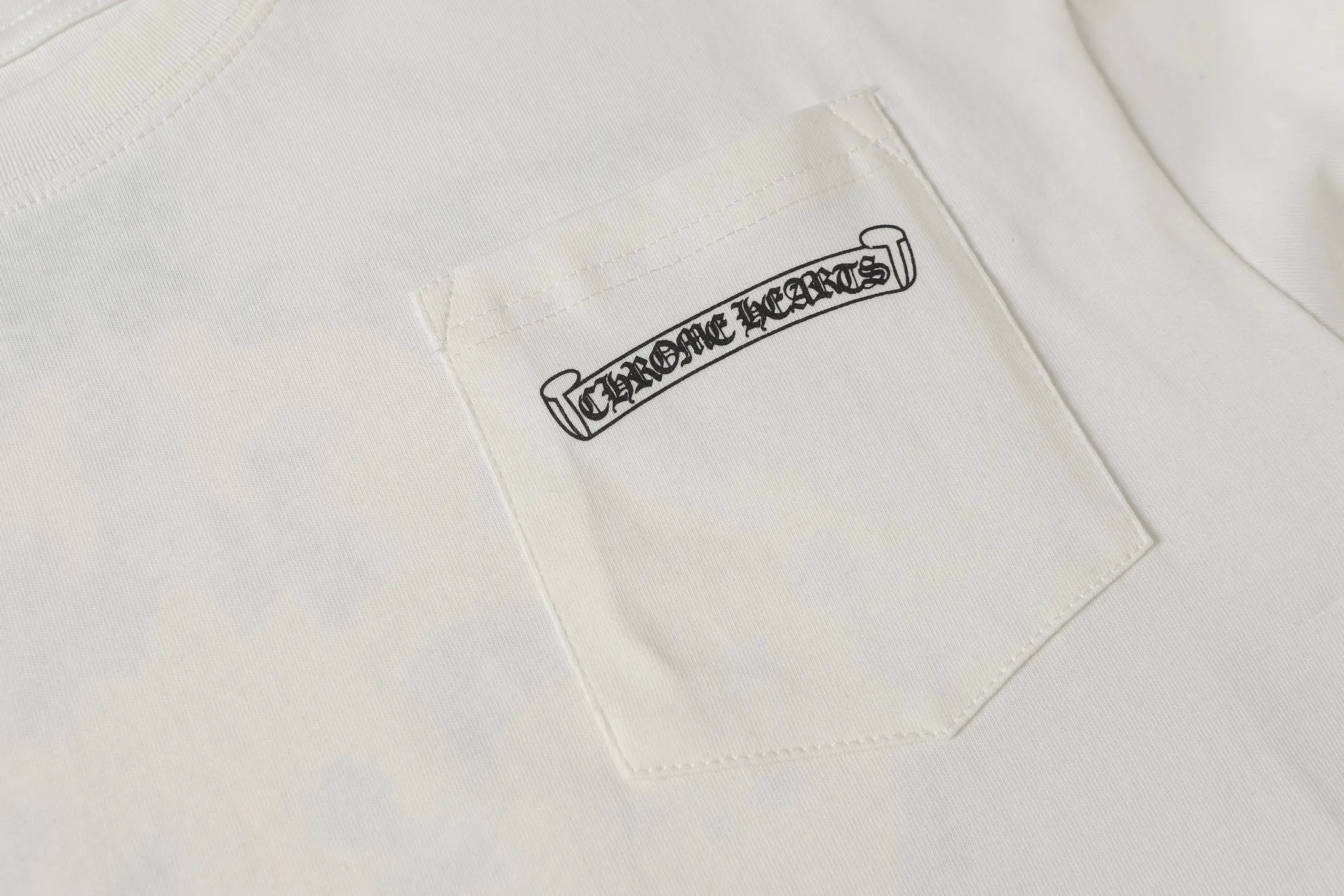 P160 Cross-border model. Those who pursue quality, please do not place an order. -Chrome Hearts/Chrome Hearts Sanskrit color printed popular long-sleeved T-shirt -High weight, high density and high quality. The wool is soft, delicate and skin-friendly. It feels soft and silky. It has excellent warmth and skin-friendly properties.